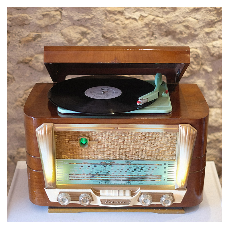 Tourne-disque Reela Dauphin - WIFI Bluetooth multiroom – tsf vintage radios : appareils anciens modernisés en enceintes connectées - Made in France